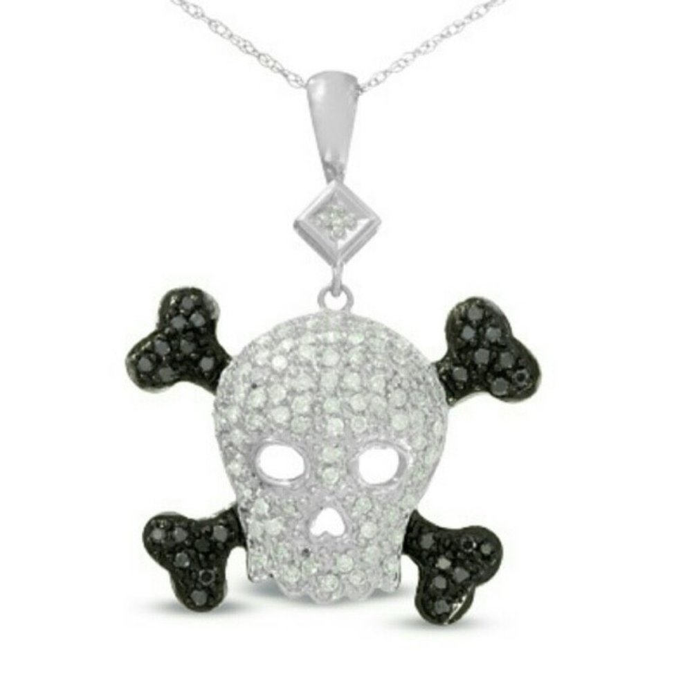 SKULL & CROSSBONE 10K BLACK & WHITE DIAMOND CHARM